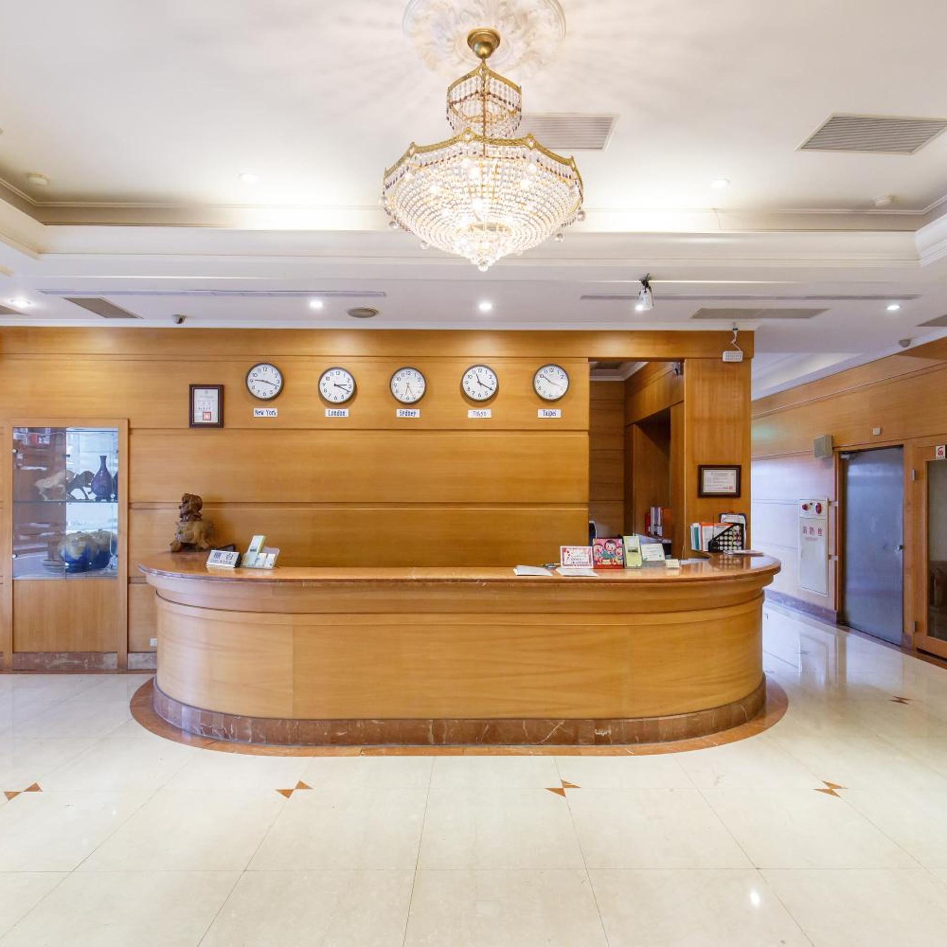 Champion Hotel 6/50