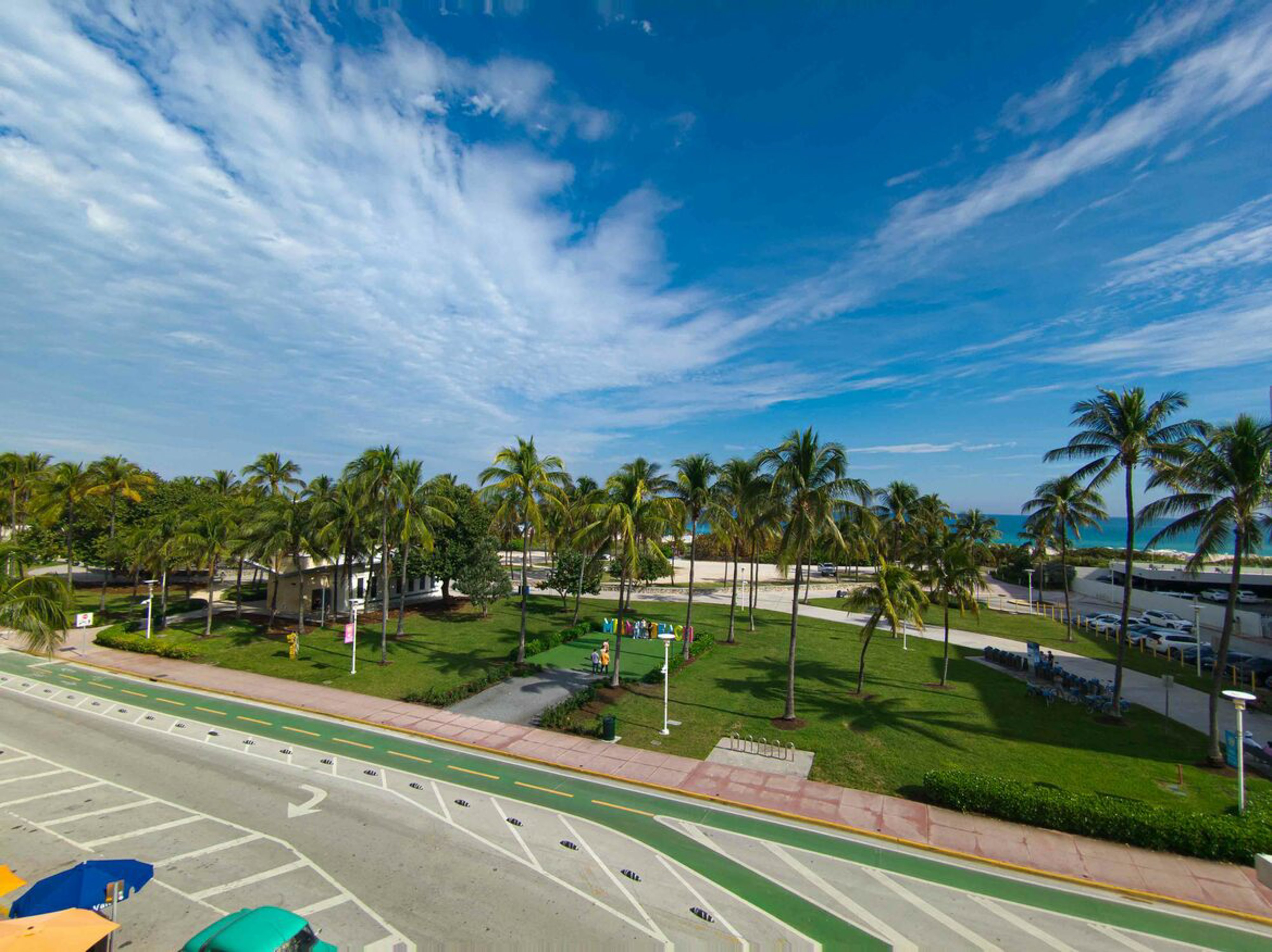 Bentley Hotel South Beach 79/84