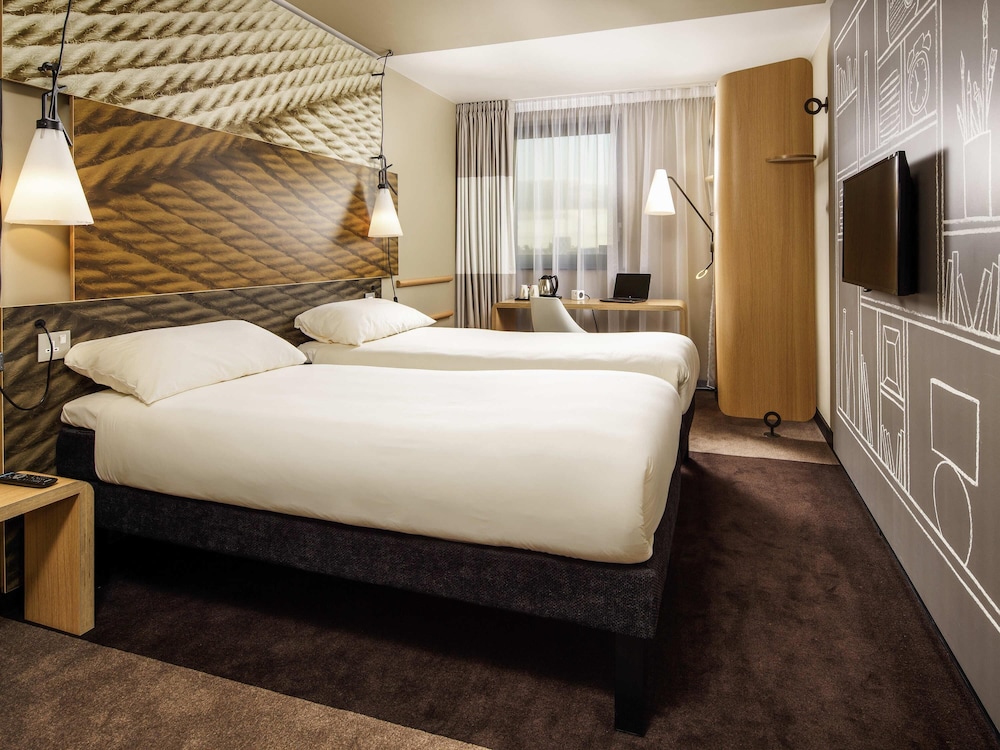 ROOM, TWIN BEDS, ACCESSIBLE
