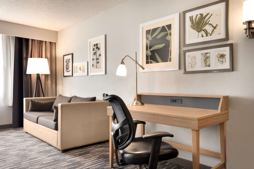 Country Inn & Suites by Radisson, Brookings, SD 28/39