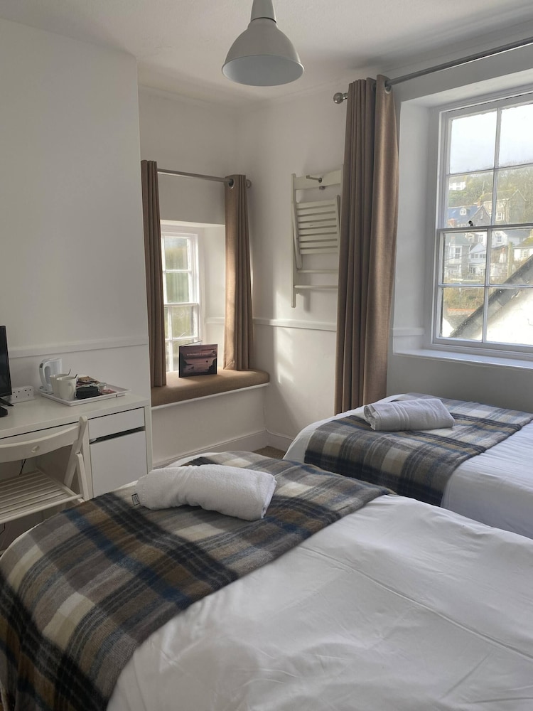 Cadgwith Cove Inn 13/50