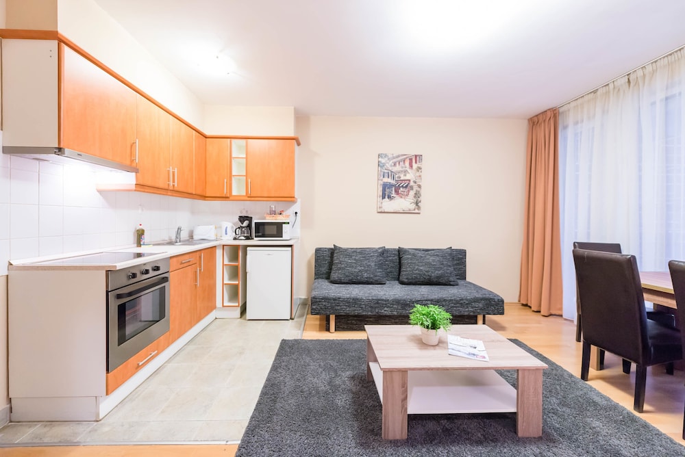 NOVA APARTMENTS 40/64