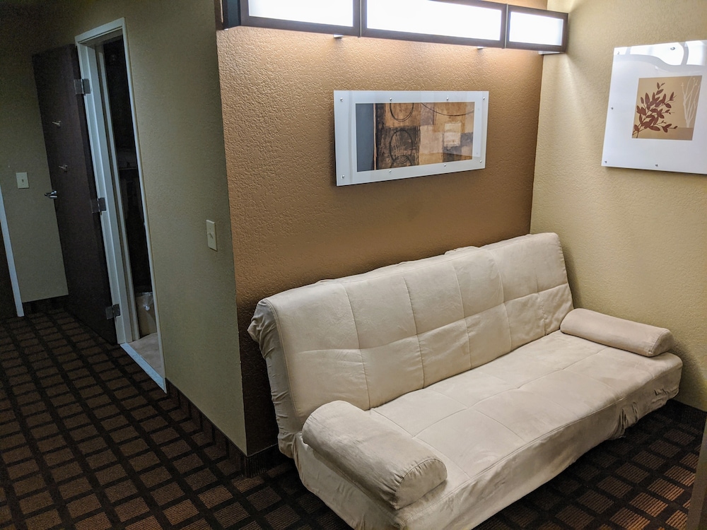 Microtel Inn And Suites Montgomery Al 21/38
