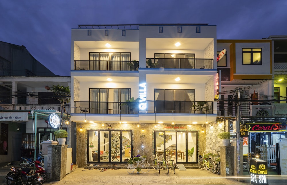 Q Villa Hoi An 1/43