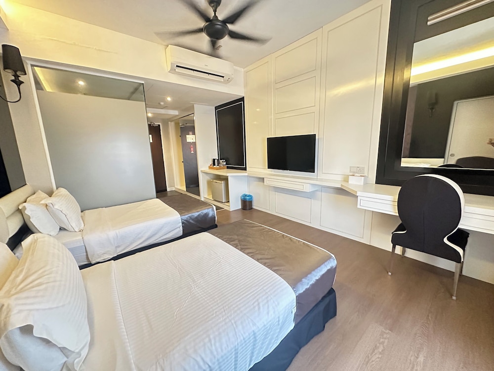 SUPERIOR, SUITE, TWIN BEDS