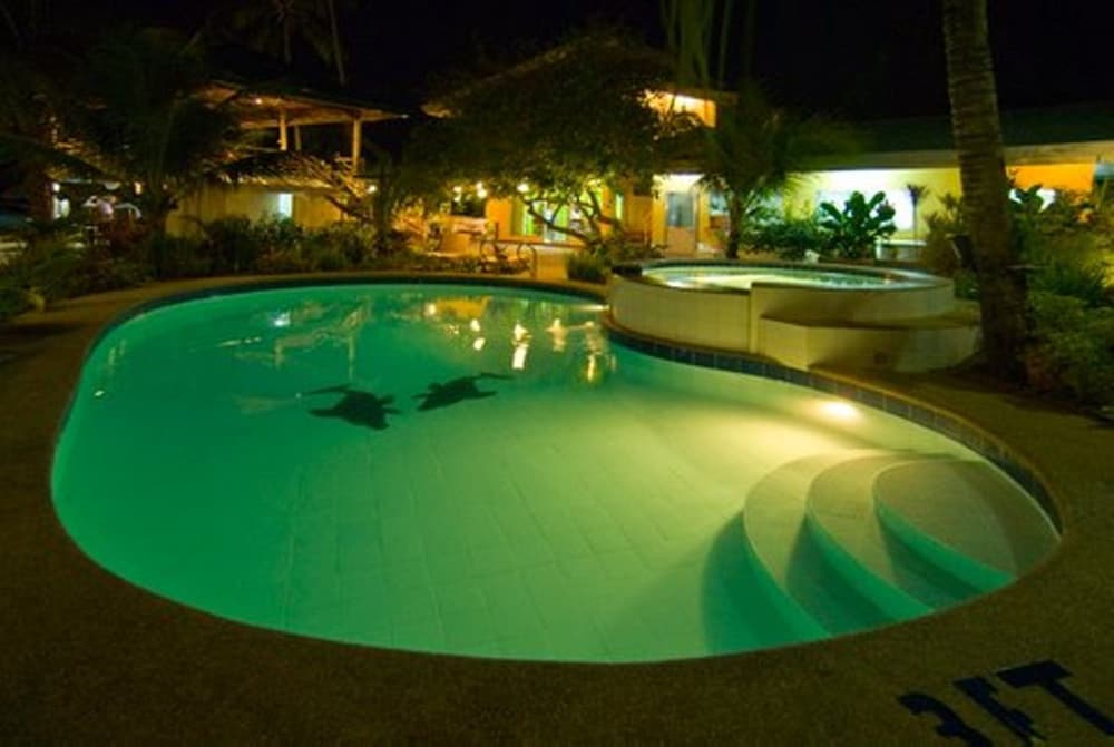 Lost Horizon Beach Dive Resort 52/64