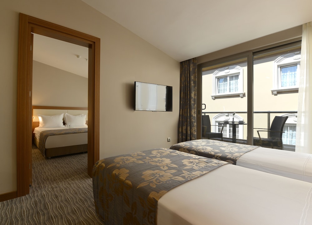 YASMAK COMFORT HOTEL 14/32