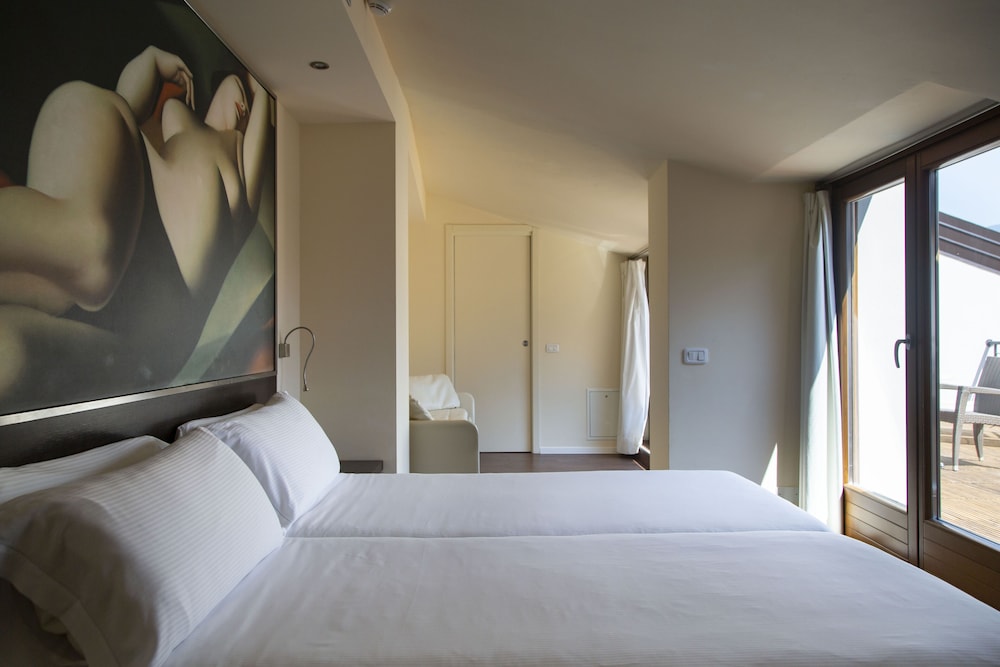 JUNIOR SUITE, STUDIO, BALCONY