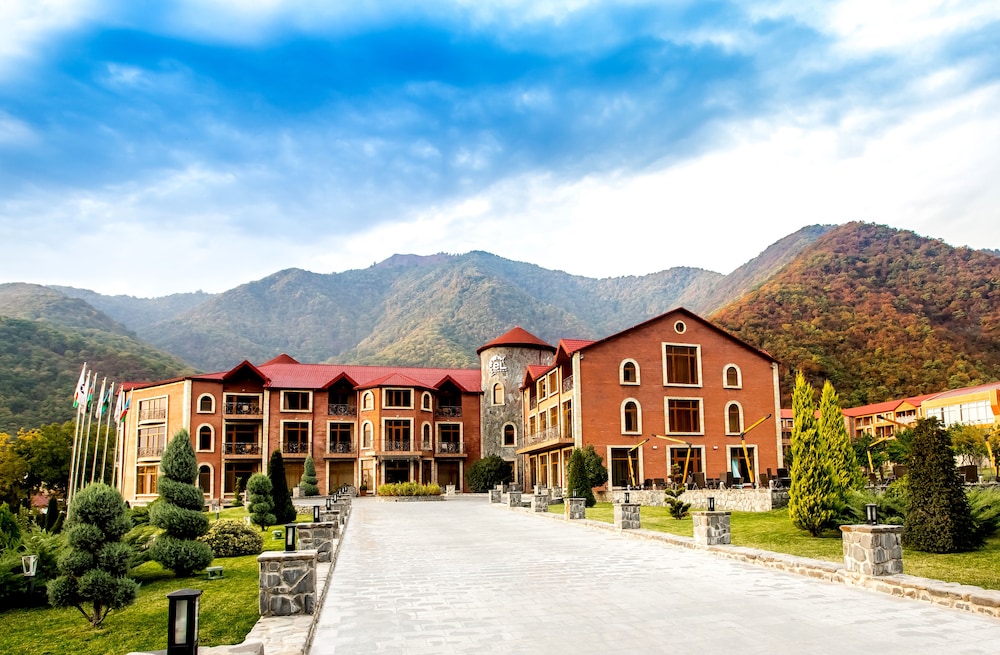 El Resort Hotel 2/50