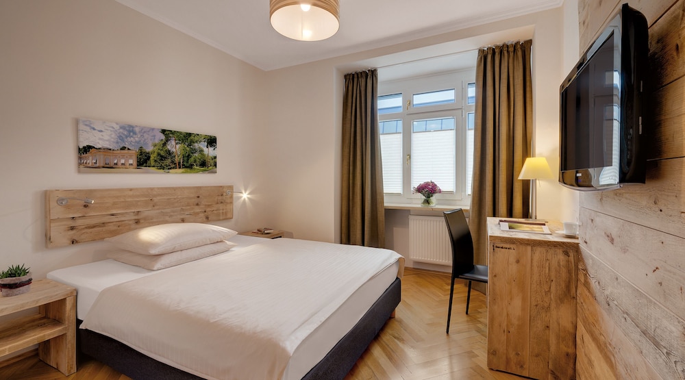 Alpen Hotel Munchen 9/36