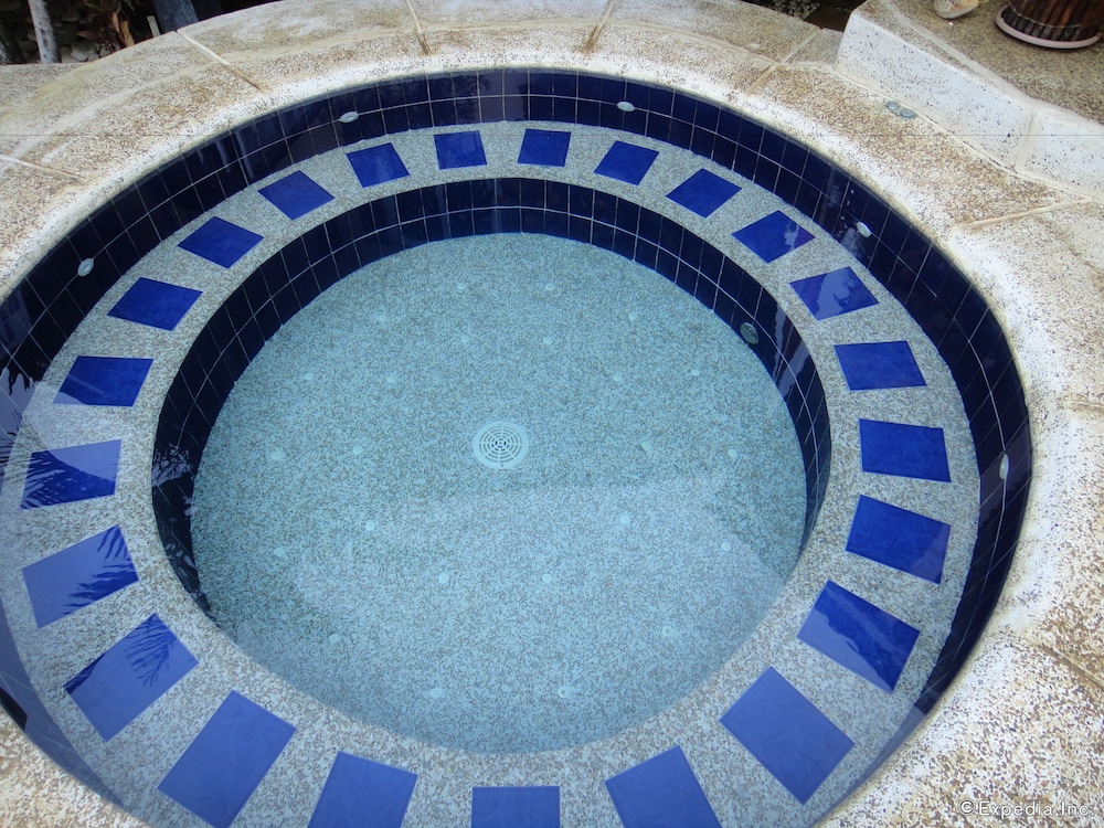 Blue Lagoon Inn Suites 11/25