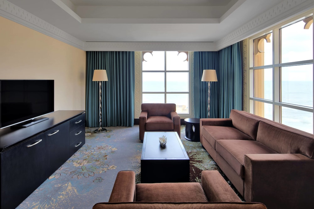 Sheraton Sharjah Beach Resort Spa 34/58