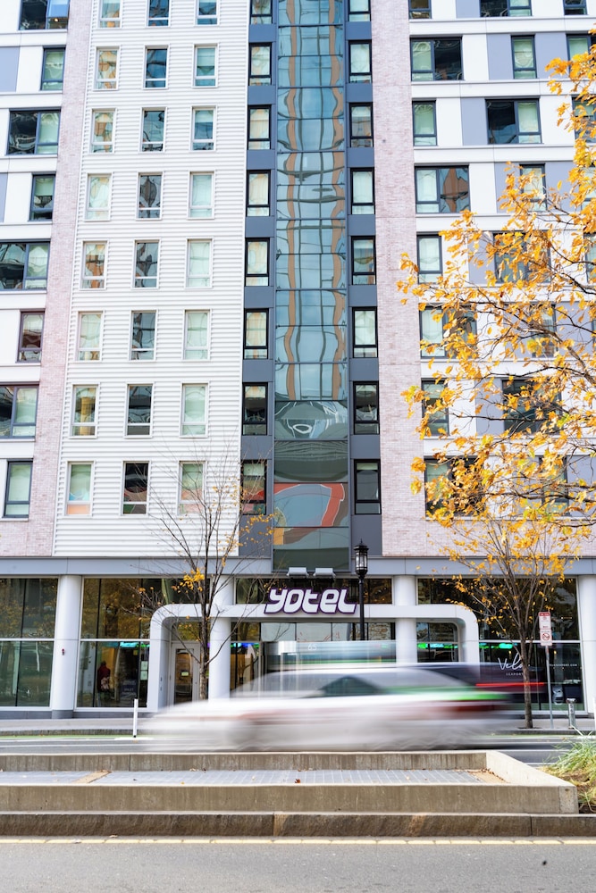 YOTEL Boston, Select by Hilton 3/79