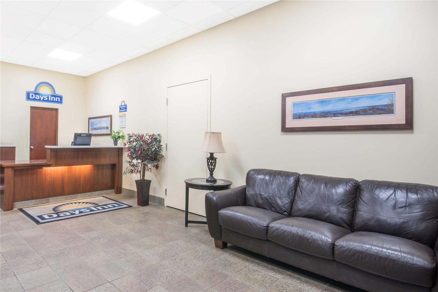 Days Inn by Wyndham Duluth Lakewalk 3/25