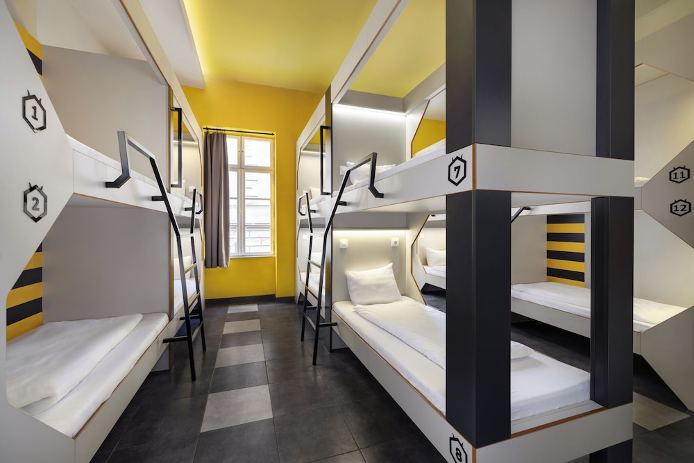 Mixed Dorm, 12 Beds