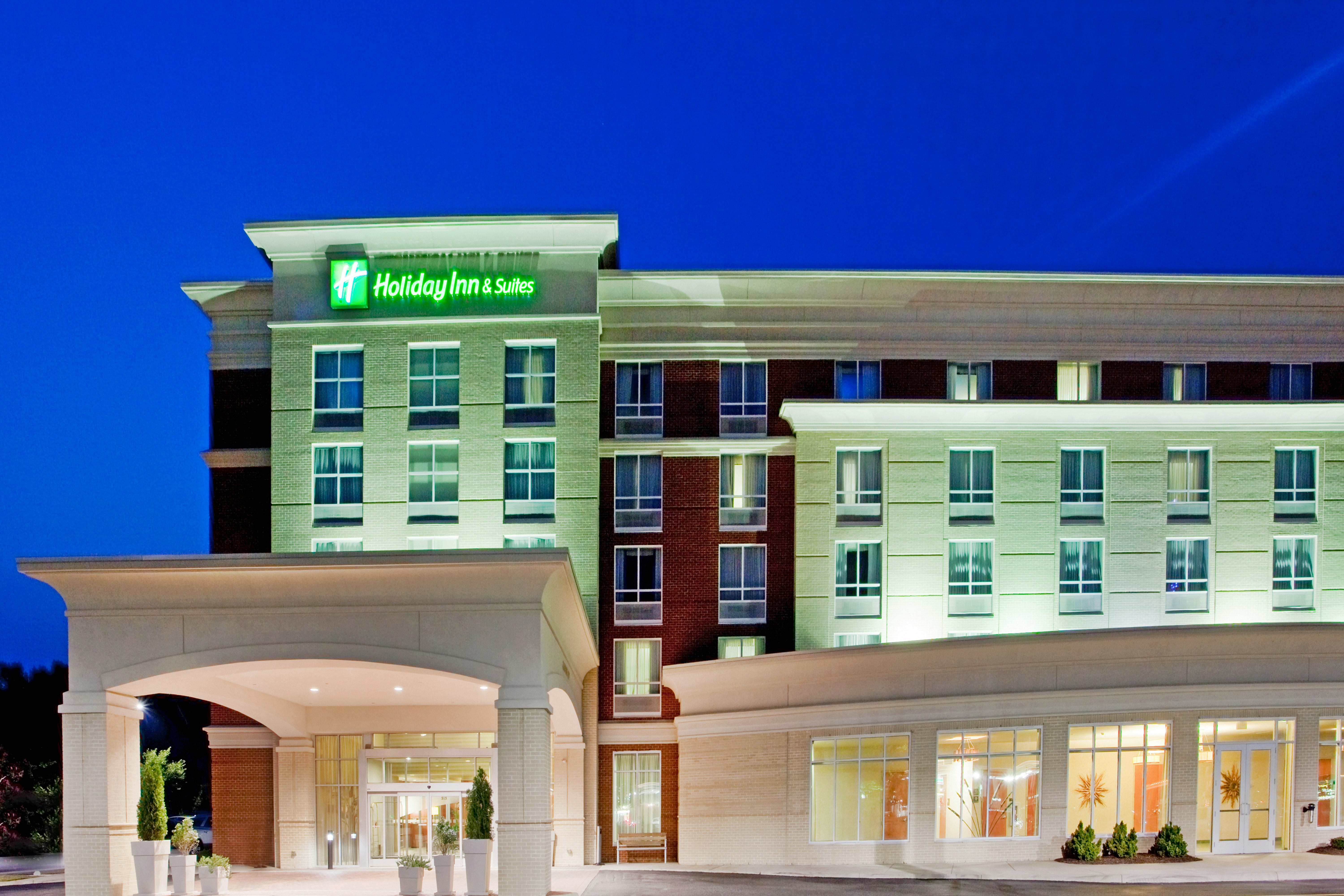 Holiday Inn & Suites Williamsburg-Historic Gateway 1/21