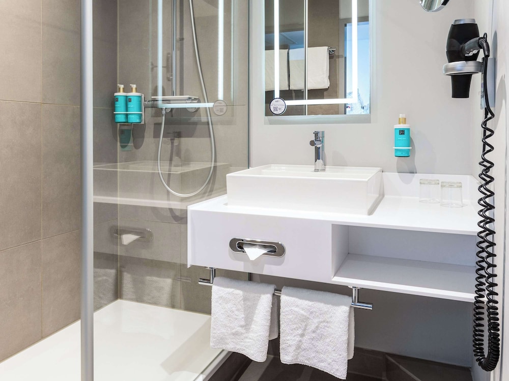 غرفة سوبيريور بسرير مزدوج مع أريكة، NOVOTEL HAMBURG CITY ALSTER 7/9