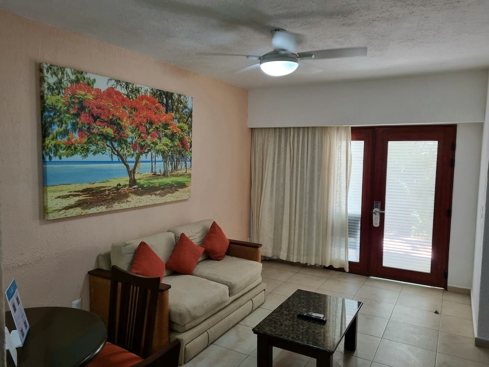 Laguna Suites Golf & Spa 30/50