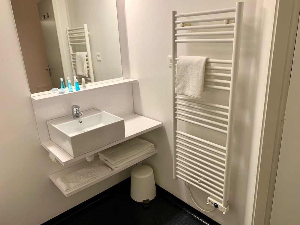 Brit Hotel Bordeaux Arena 48/50