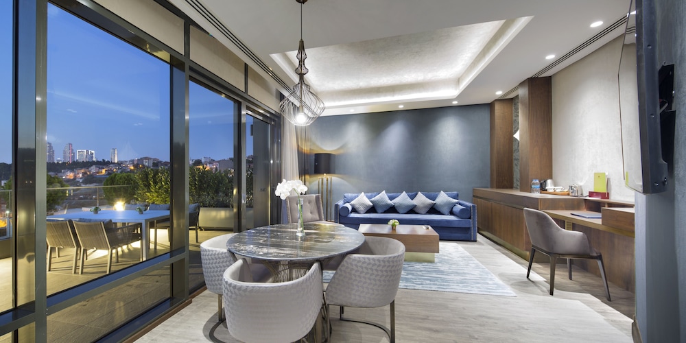Doubletree By Hilton Istanbul Piyalepasa 46/82