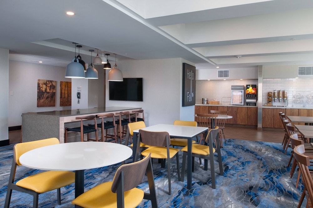 Fairfield Inn & Suites By Marriott Pittsburgh Downtown 20/24