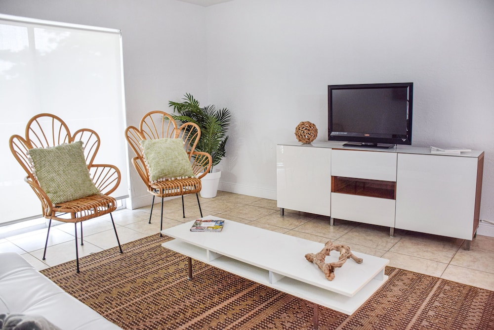 Coral Reef Suites 46/75