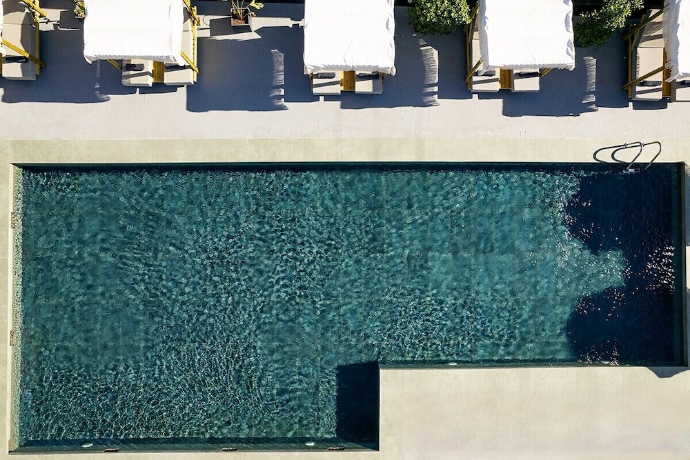 The Noverian Bios Santorini Boutique Hotel 75/78
