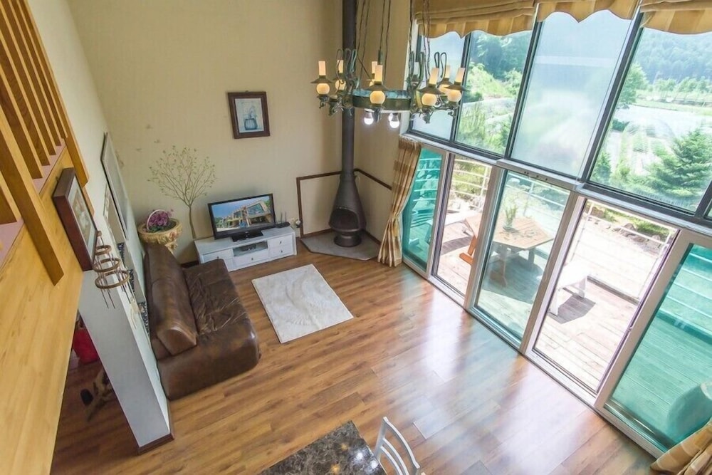 Peongcang Sunny Junny Pension 31/50