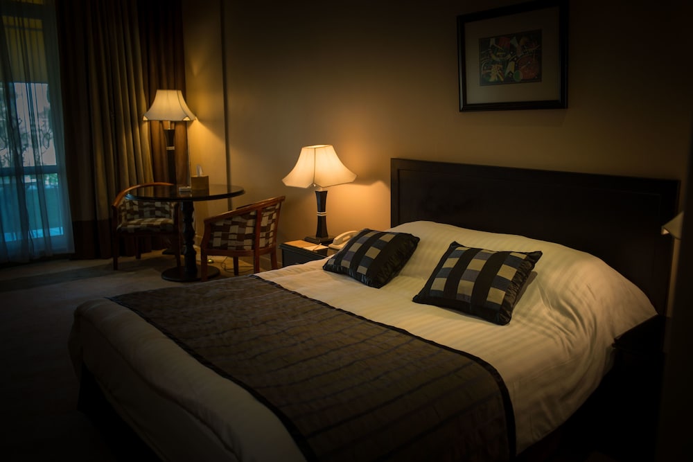 Century Park Hotel 10/38