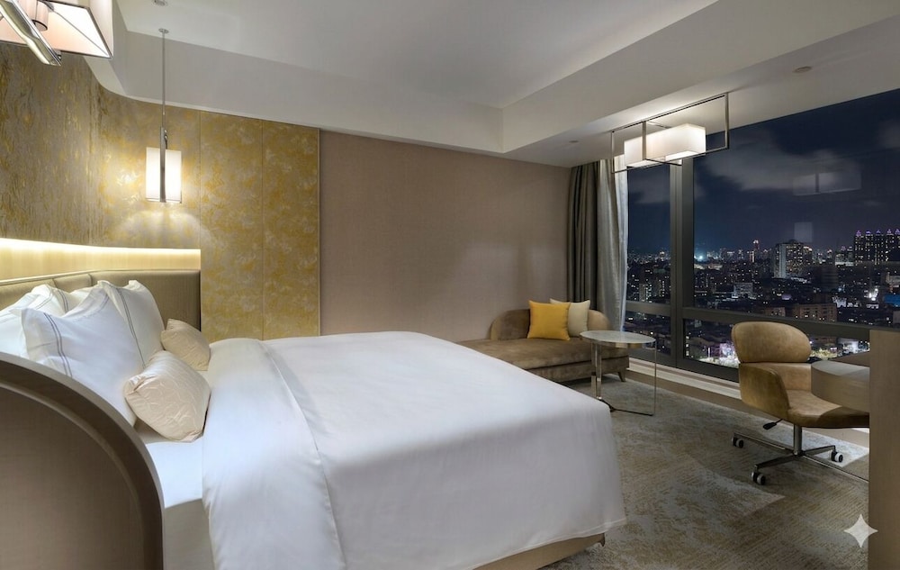 Prestige, Queen Bed