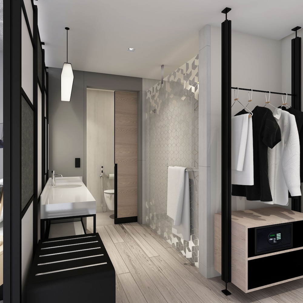 Aloft Muscat 46/47