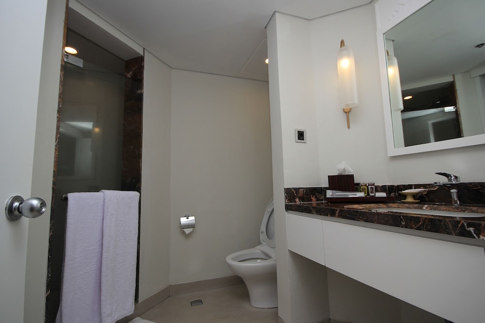 SHL Hotel and Resort 23/77