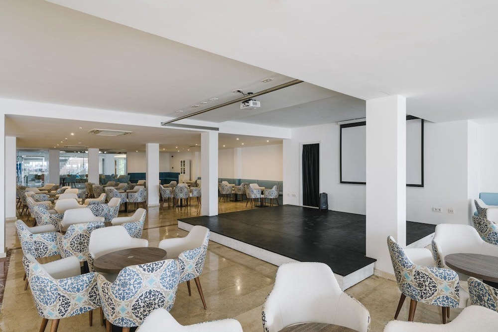 Alua Suites Las Rocas 48/82