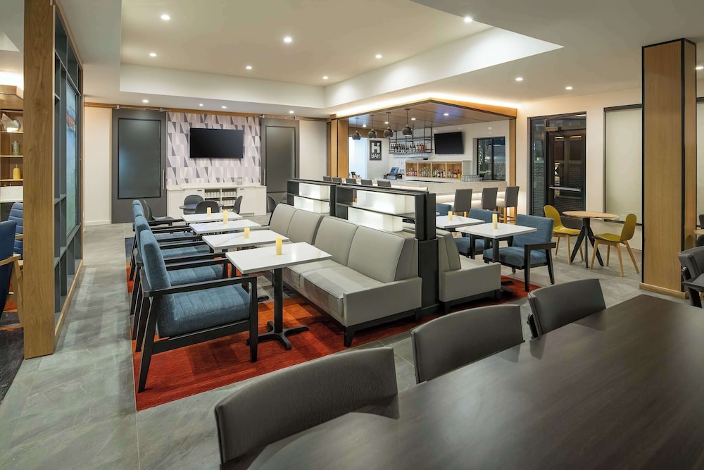 Hyatt House Auburn Hills Detroit 24/42