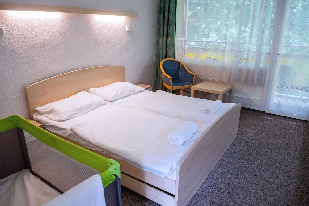 Ce Napfény Hotel 12/41