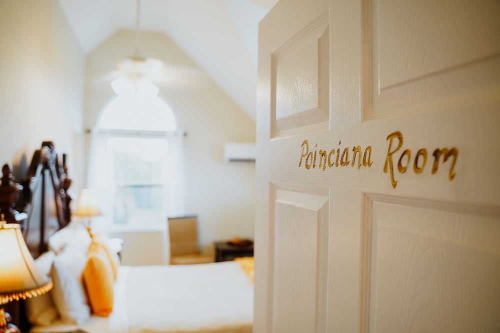 Shangri-La Bed & Breakfast 20/50