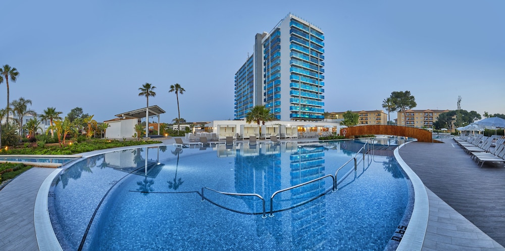 BG Tonga Tower Design Hotel and Suites 26/64