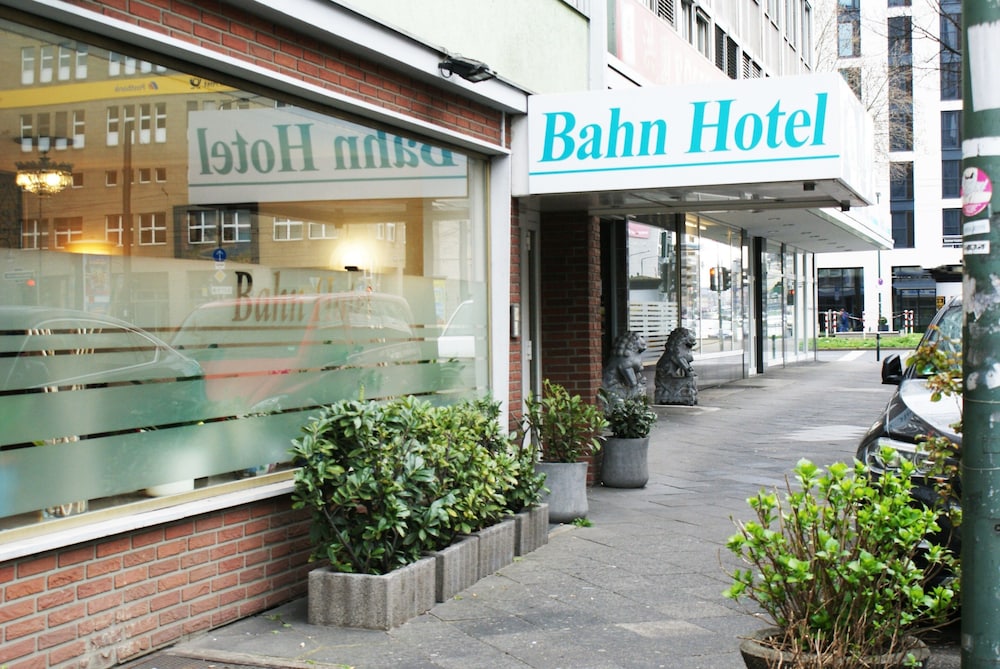 Bahn Hotel Dusseldorf 2/41