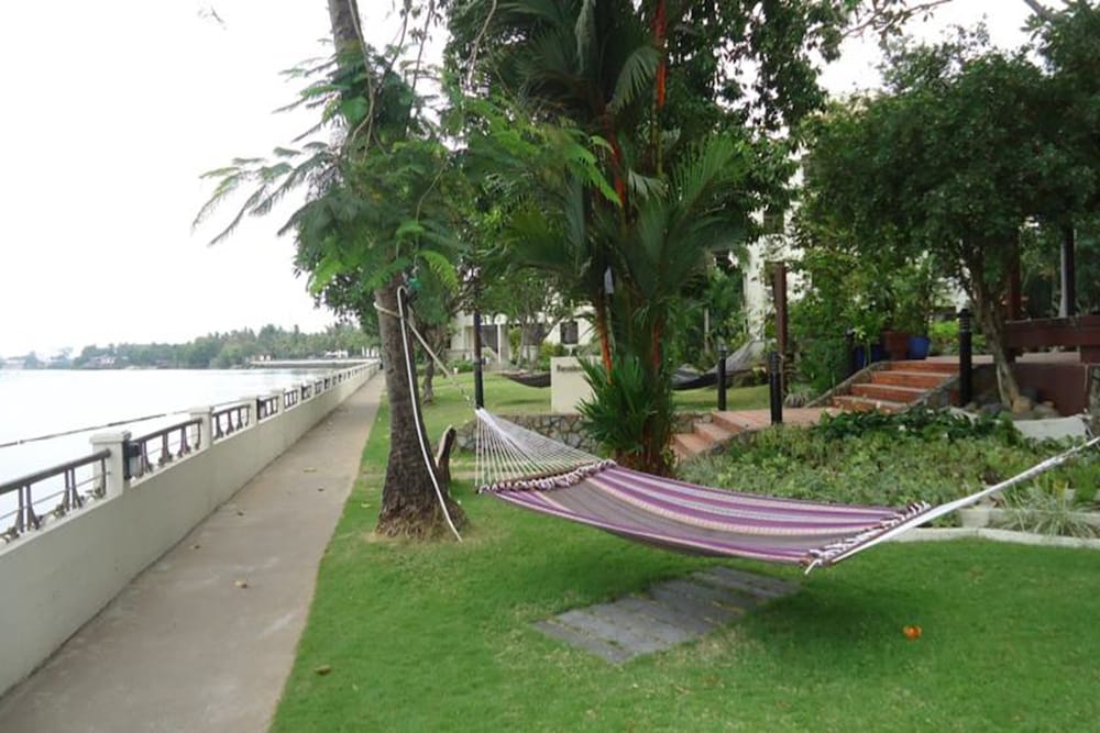 Riverside Serviced Apartments 61/72