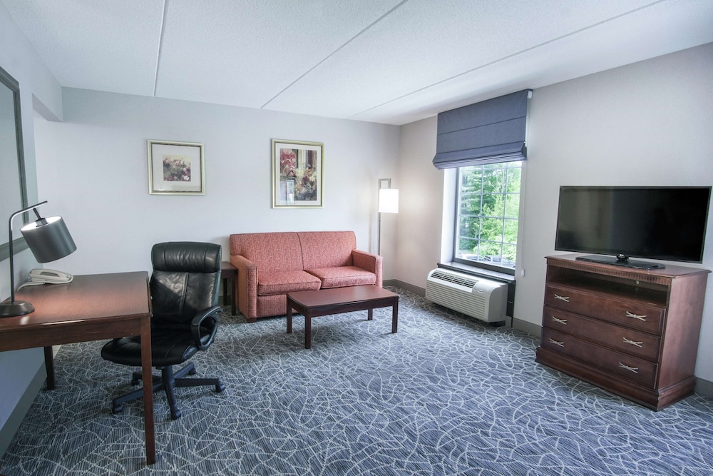 Hampton Inn And Suites Berkshires Lenox 43/59