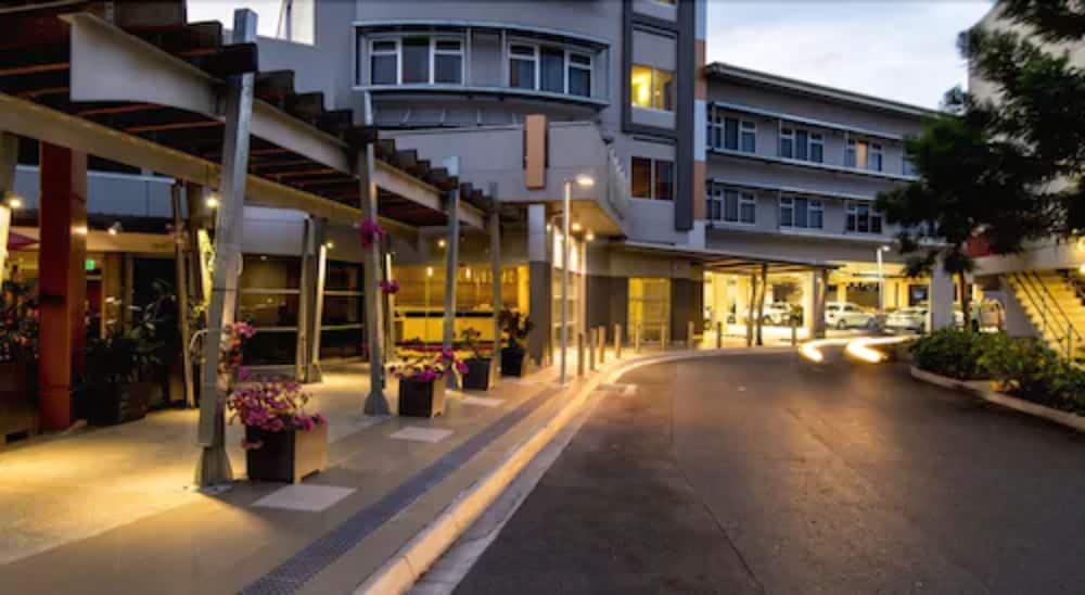 The Colmslie Hotel 3/50