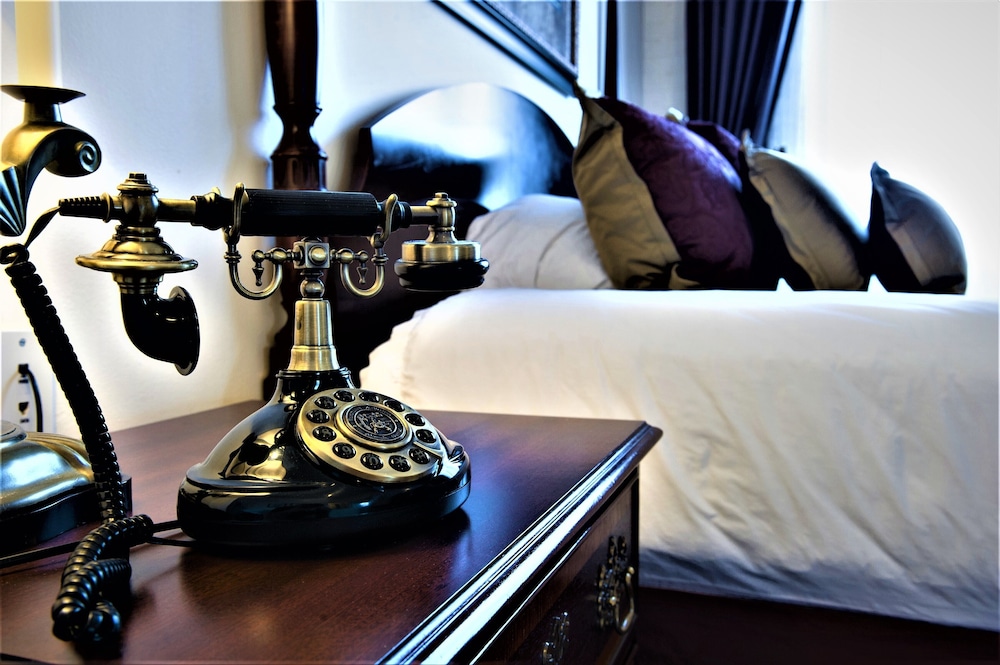 Hotel At Old Town 28/56