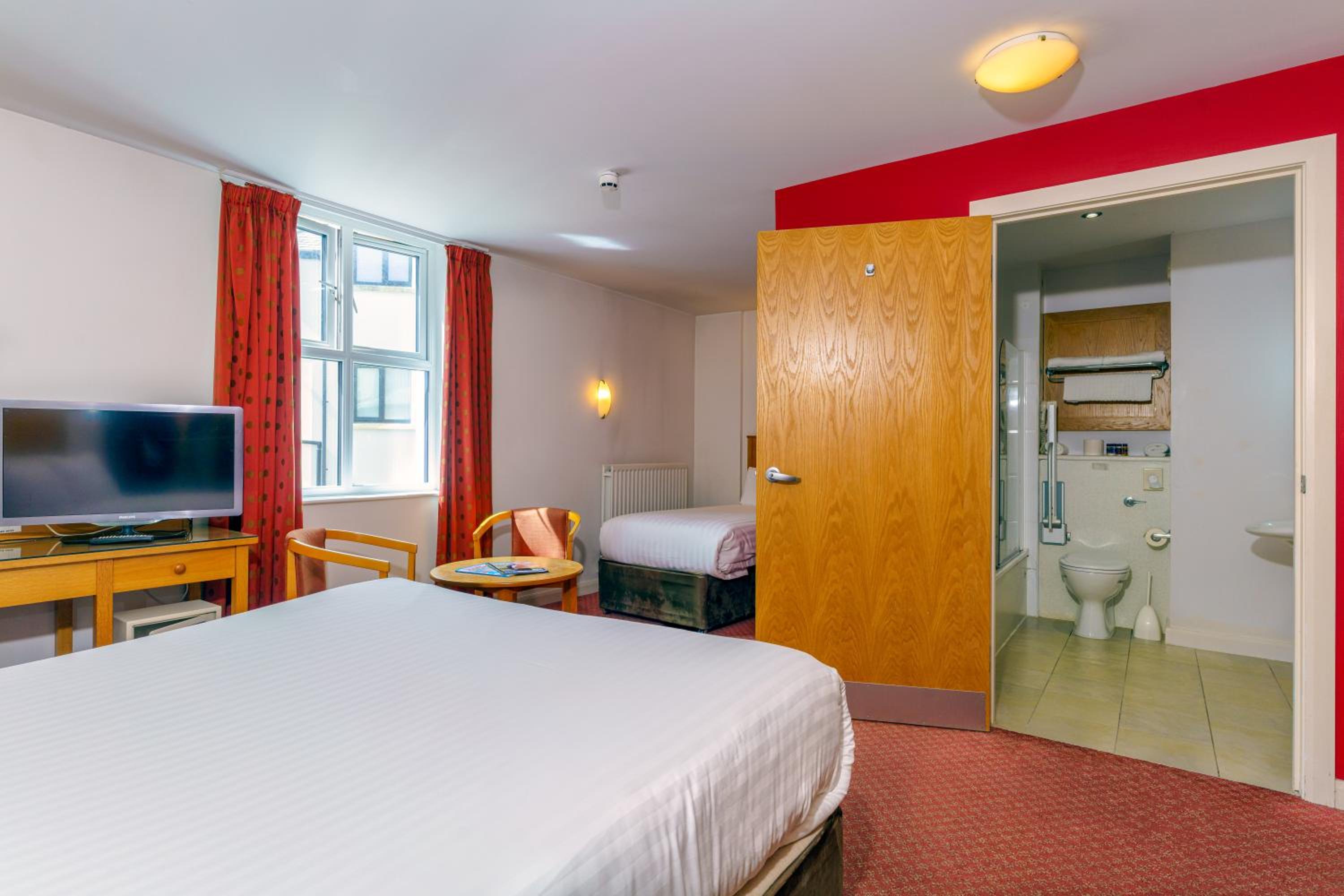 غرفة ثلاثية، Portrush Atlantic Hotel 4/7