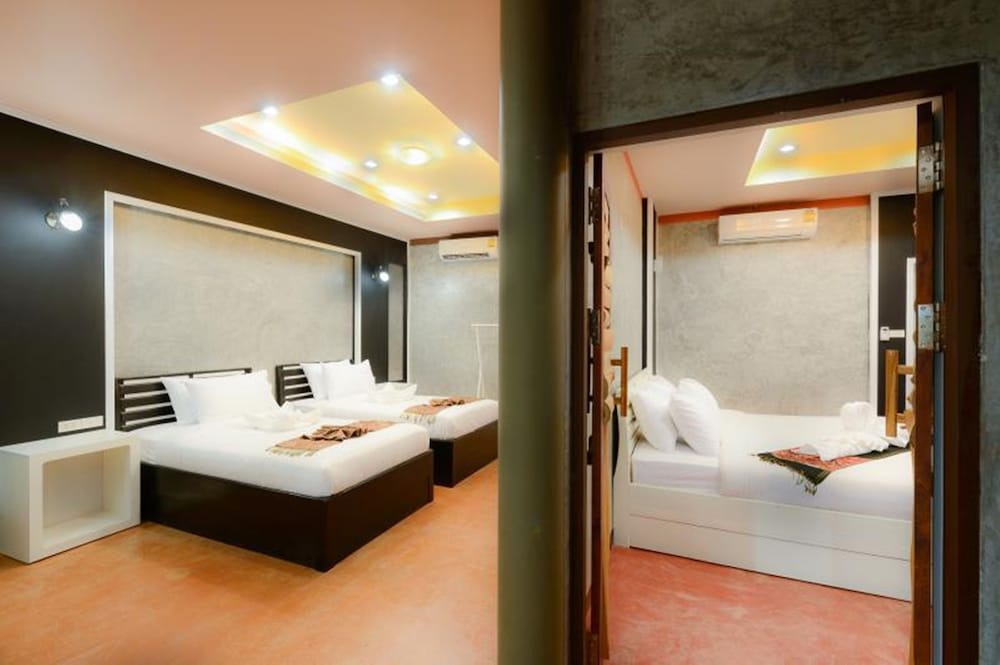 Riverpool Resort 18/50