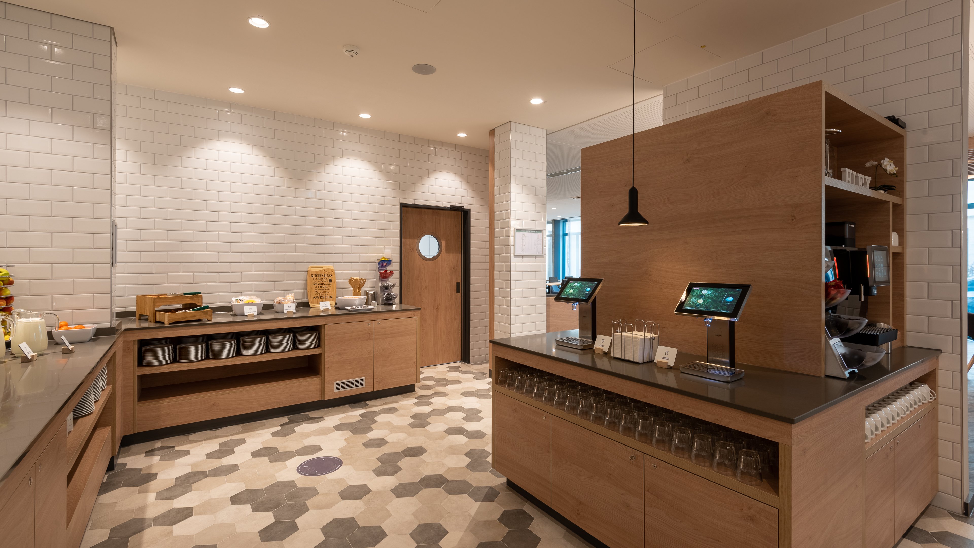 Holiday Inn Express Munich North, an IHG Hotel 10/71