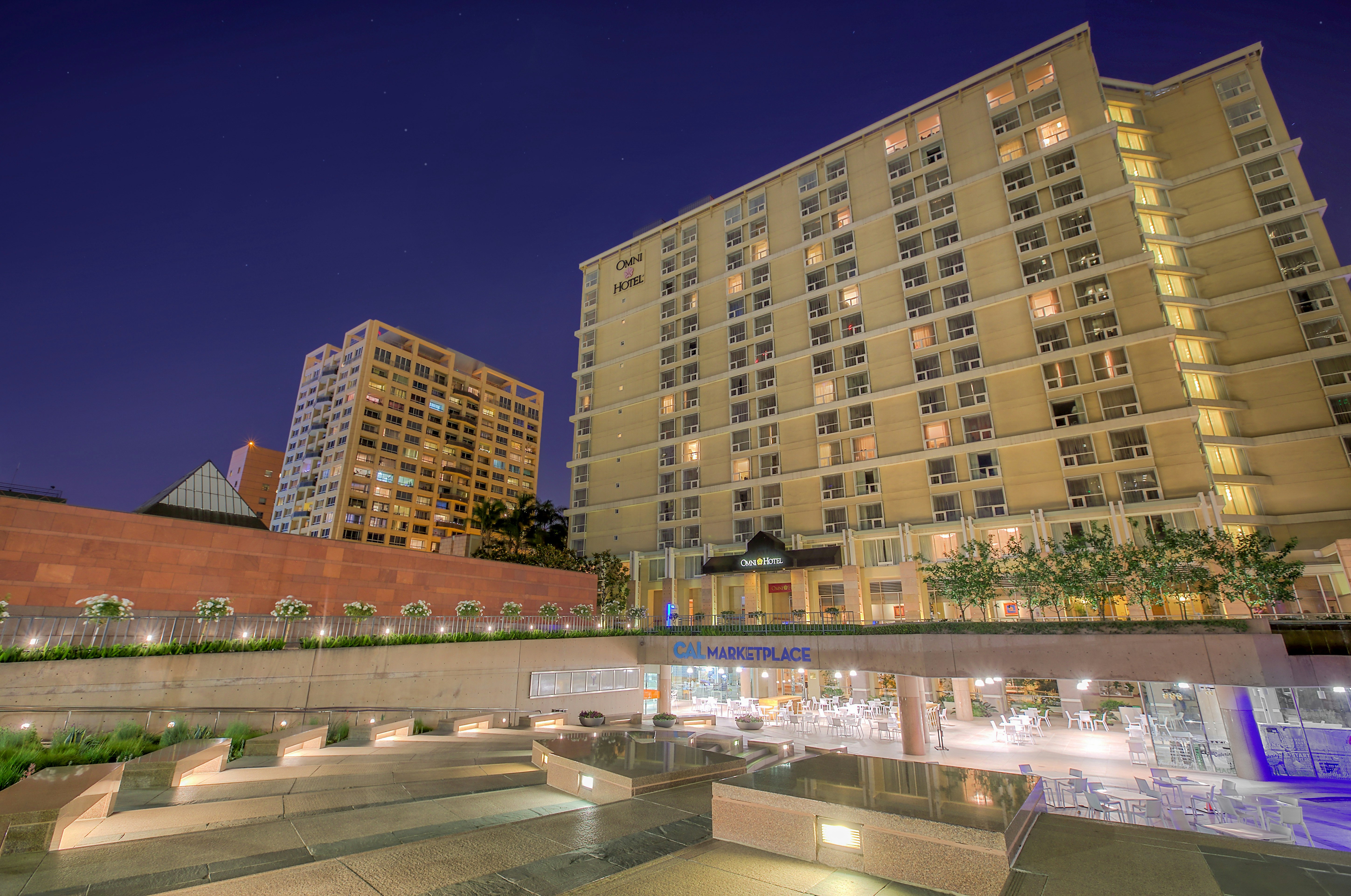Omni Los Angeles Hotel At California Plaza 4/81
