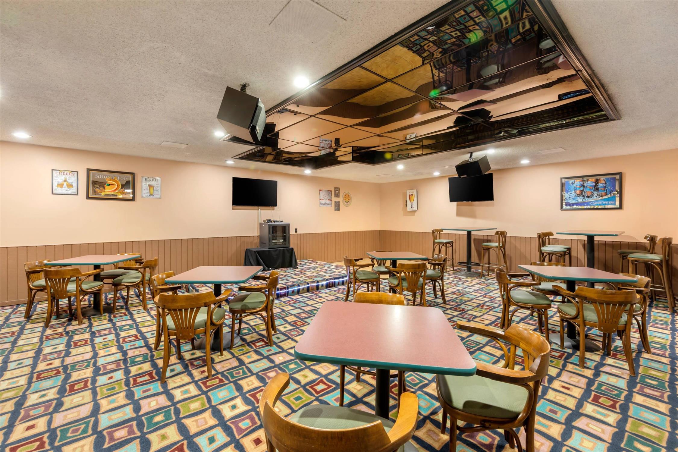 Clarion Hotel Anaheim Resort 26/45