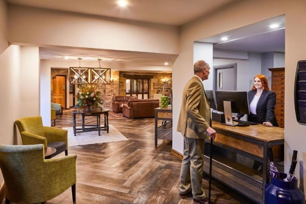Mercure Barnsley Tankersley Manor Hotel 8/74