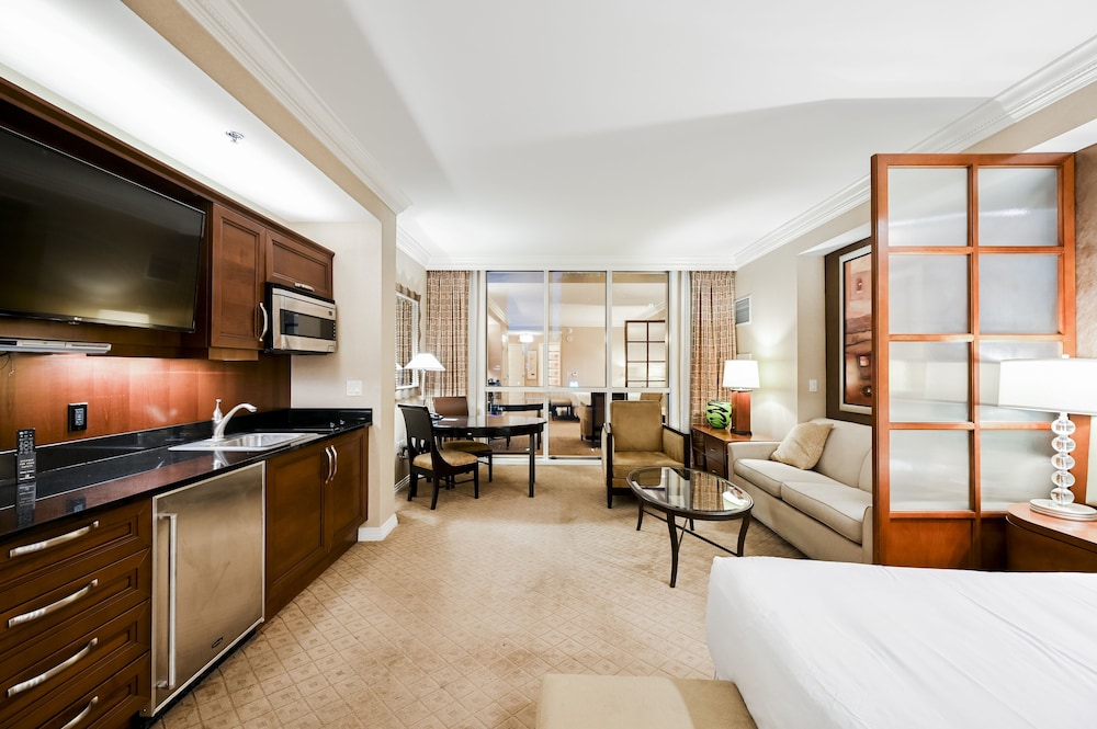 Stripviewsuites At Signature 33/73