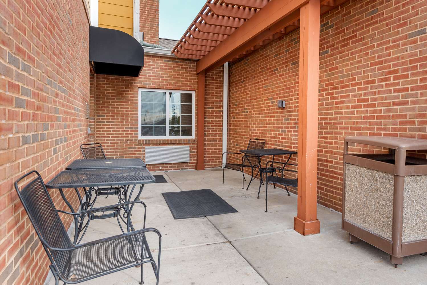 Suburban Studios South Bend 3/6